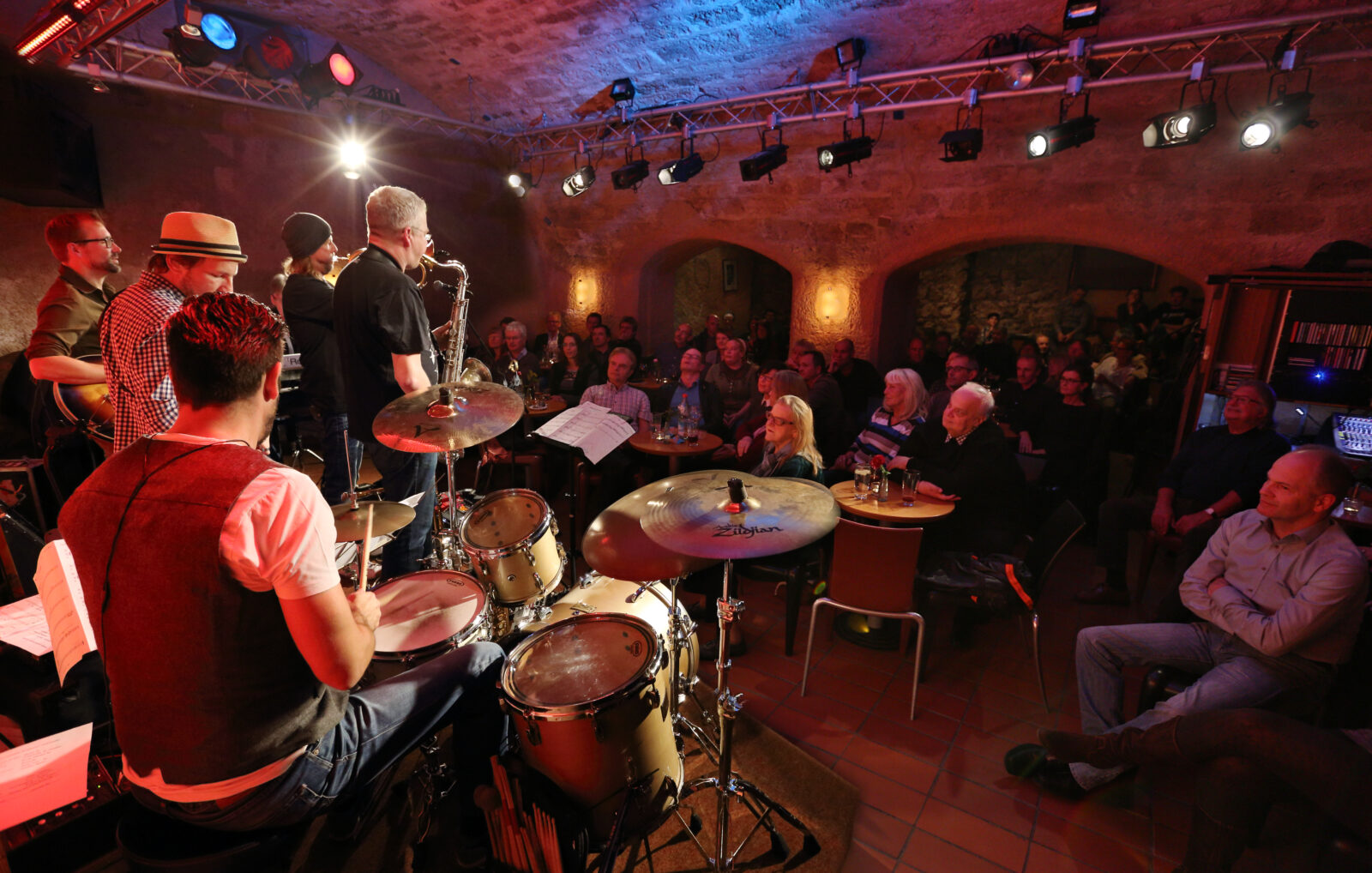Live Jazz Night in Frankfurt – gemütlicher Club & Live-Band